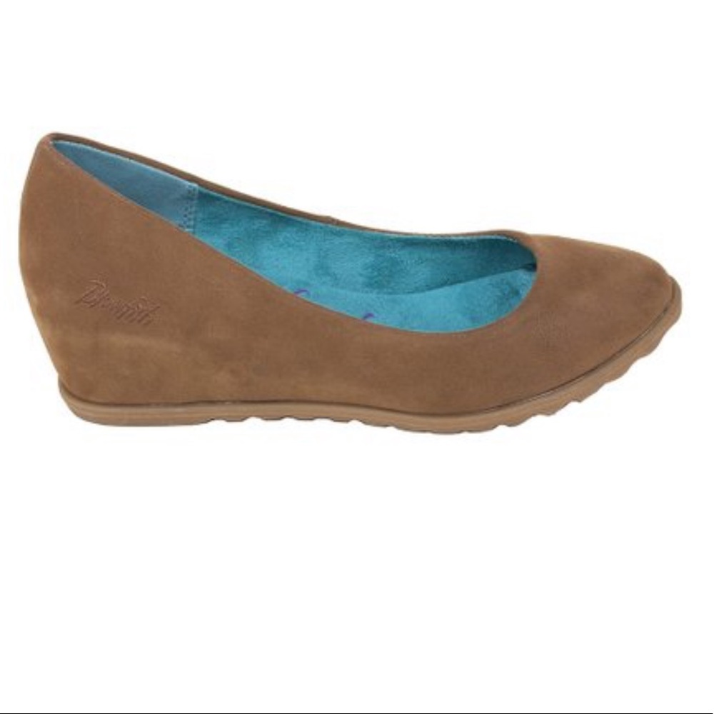 NWT Earth fawn Silvia blowfish wedge